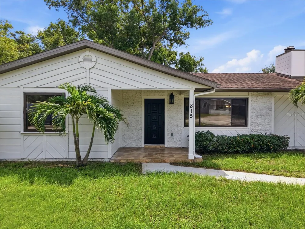 815 POINSETTIA AVENUE Tarpon Springs, FL 34689