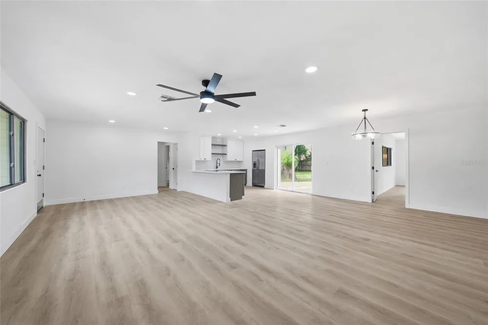 815 POINSETTIA AVENUE Tarpon Springs, FL 34689