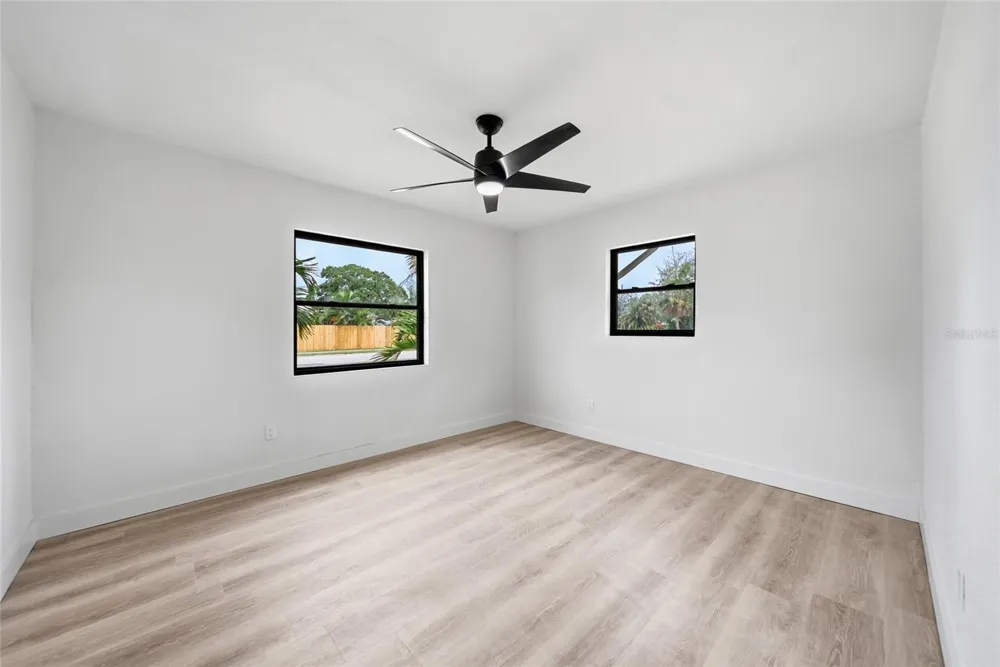815 POINSETTIA AVENUE Tarpon Springs, FL 34689