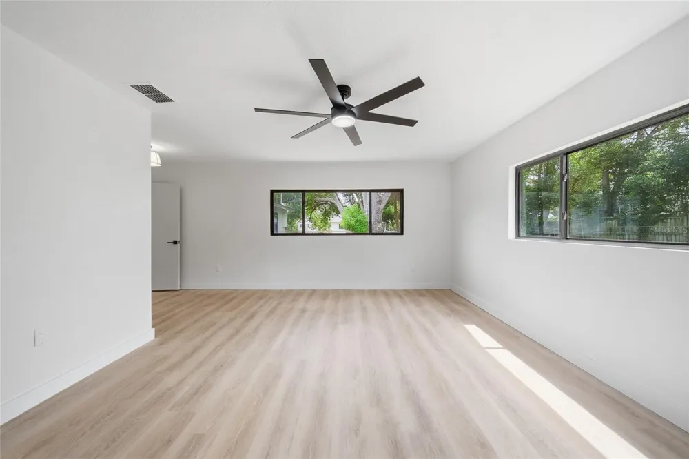 815 POINSETTIA AVENUE Tarpon Springs, FL 34689