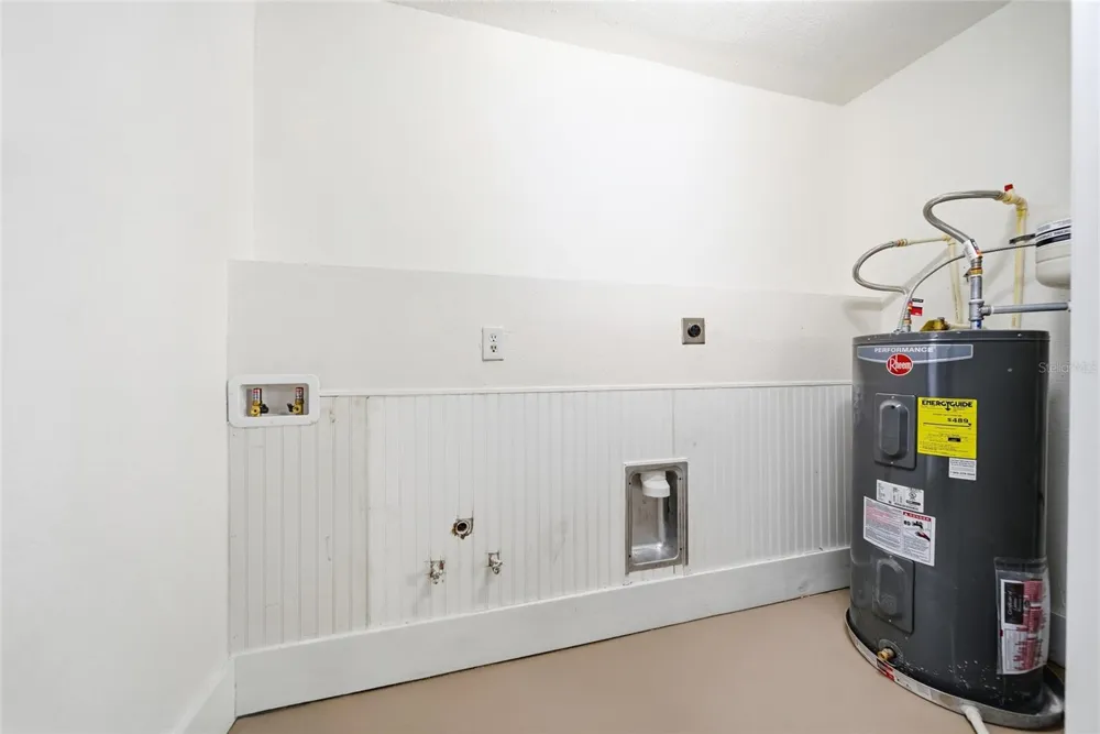 815 POINSETTIA AVENUE Tarpon Springs, FL 34689