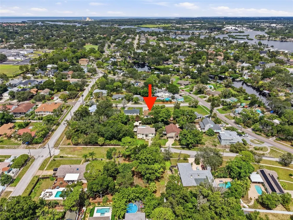 815 POINSETTIA AVENUE Tarpon Springs, FL 34689