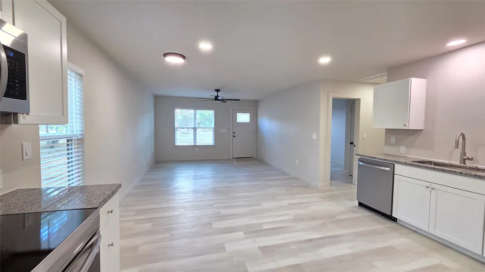 316 W 8th Street Flatonia, TX 78941