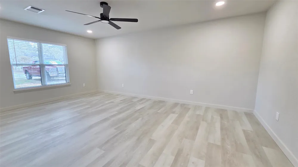 316 W 8th Street Flatonia, TX 78941