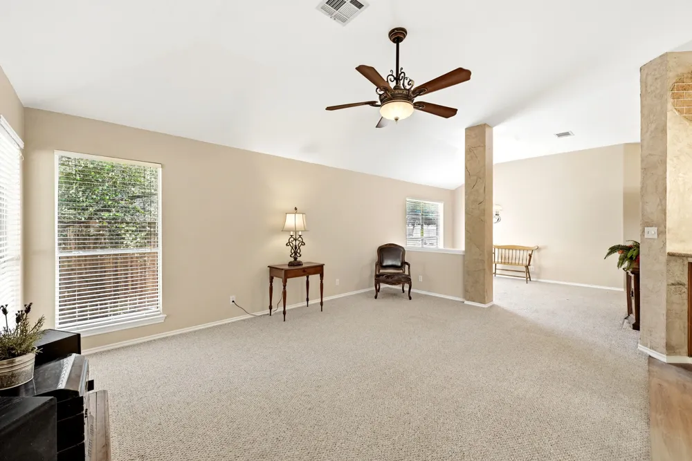 1701 E 19th Street Georgetown, TX 78626