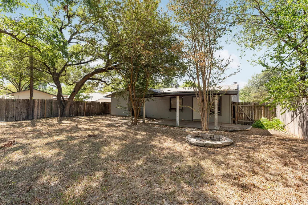 1612 Broadmoor Drive Austin, TX 78723