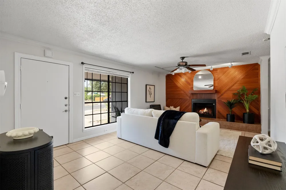 1612 Broadmoor Drive Austin, TX 78723