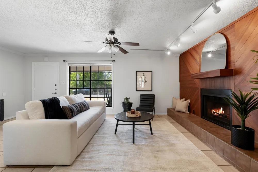 1612 Broadmoor Drive Austin, TX 78723