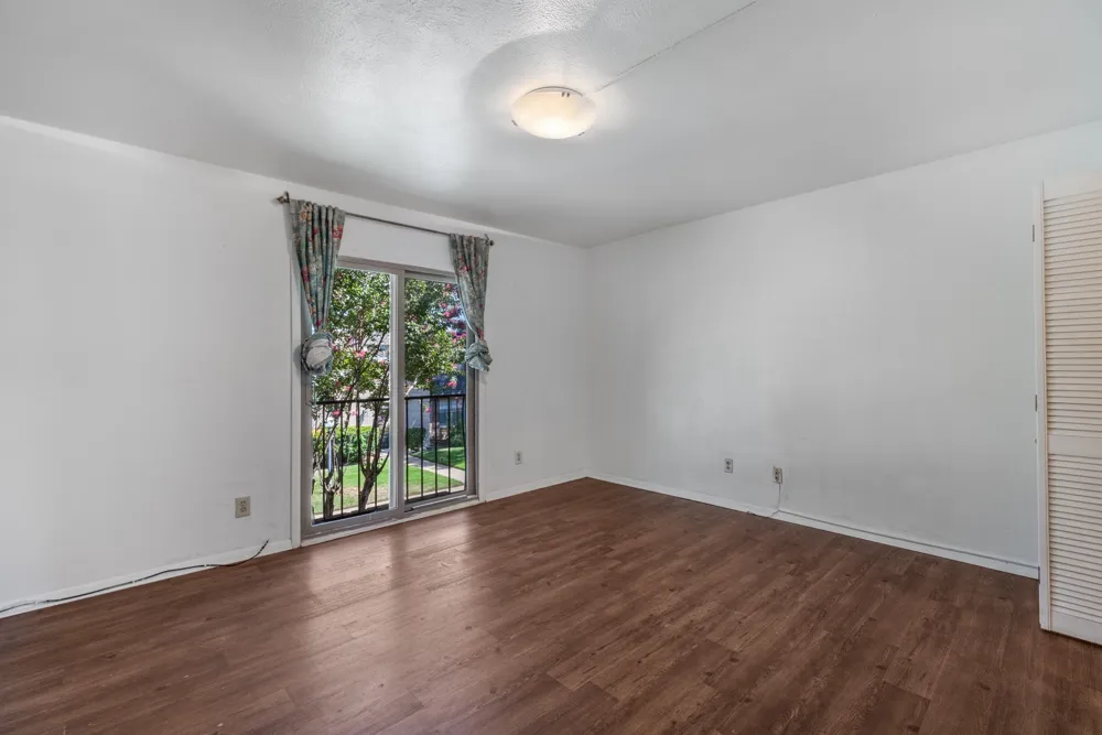 1821 E Grauwyler Road #187 Irving, TX 75061
