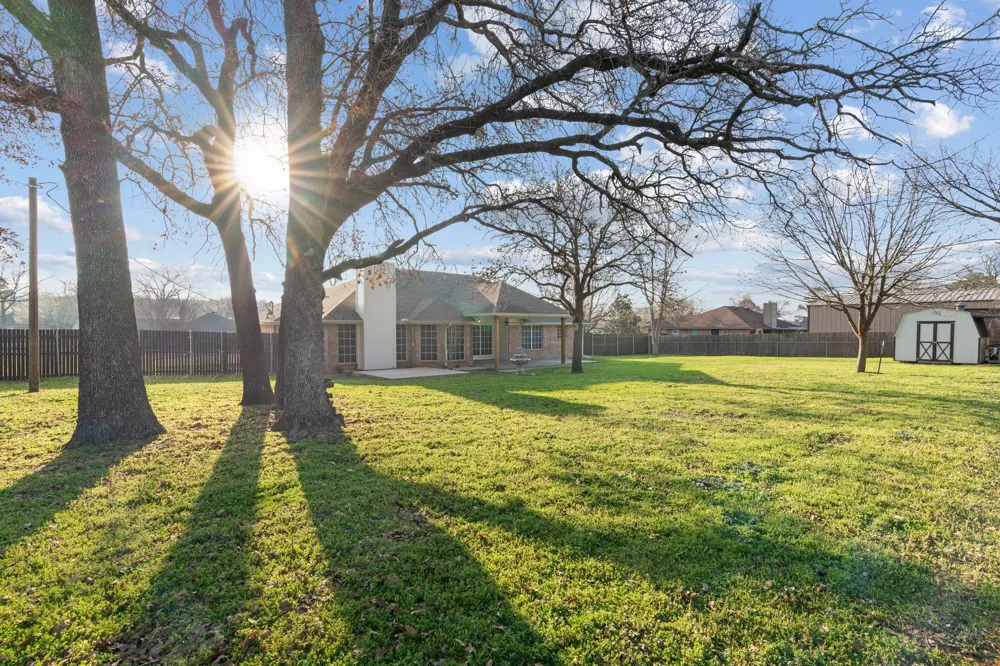 2013 Wood Trail Azle, TX 76020