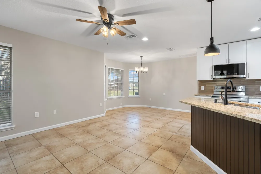 2013 Wood Trail Azle, TX 76020