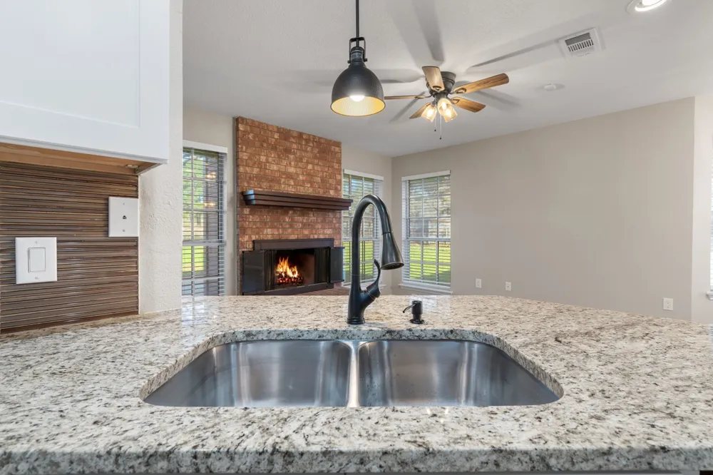 2013 Wood Trail Azle, TX 76020