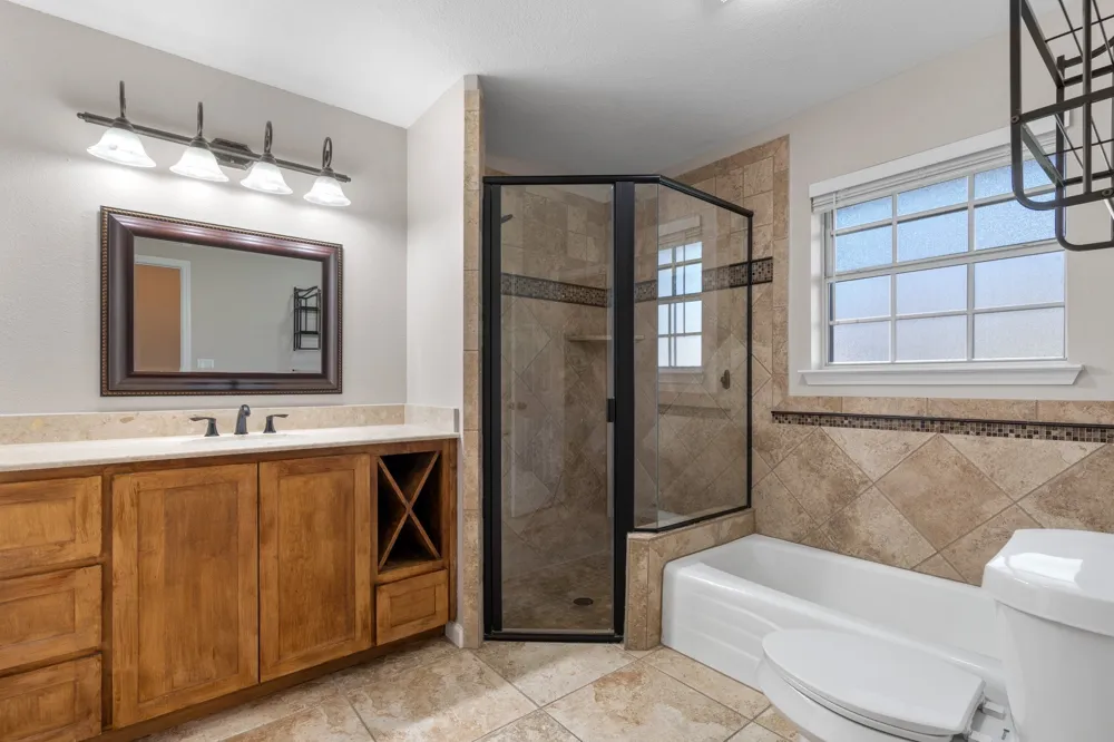 2013 Wood Trail Azle, TX 76020