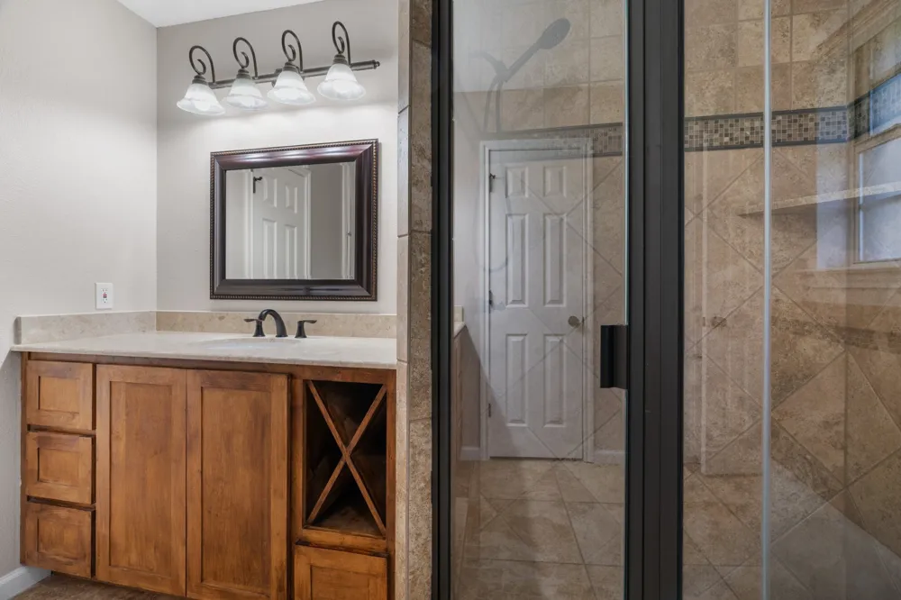 2013 Wood Trail Azle, TX 76020
