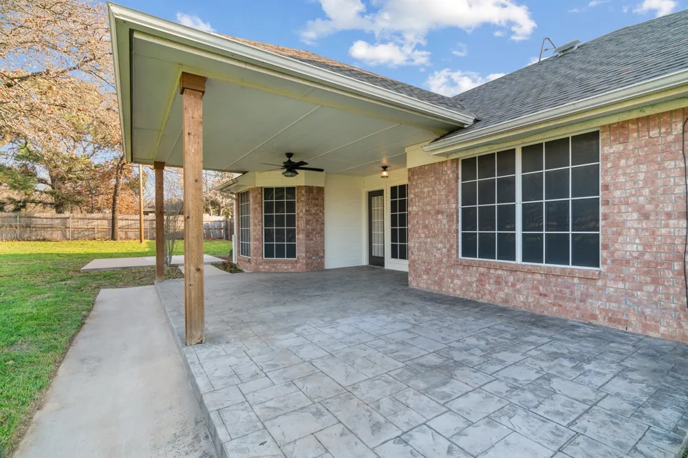 2013 Wood Trail Azle, TX 76020