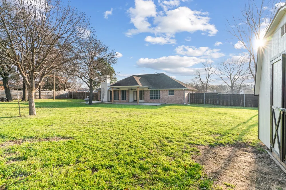 2013 Wood Trail Azle, TX 76020