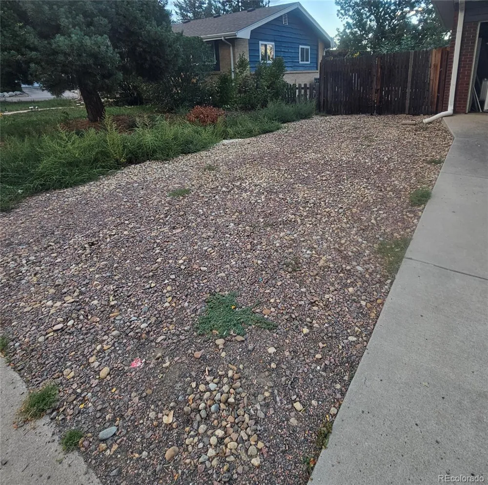5218 Manitou Road Littleton, CO 80123