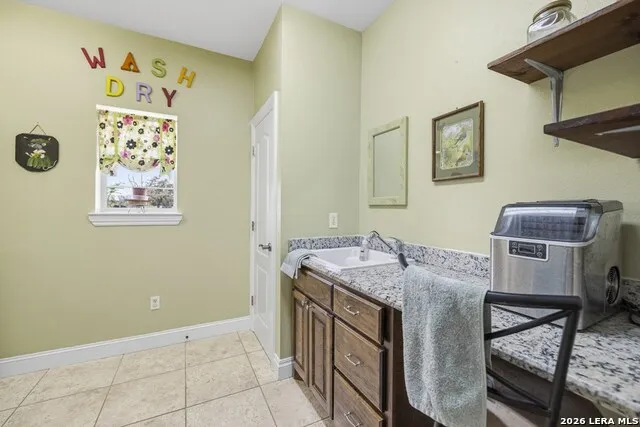 360 Bluff Creek Rd Center Point, TX 78010