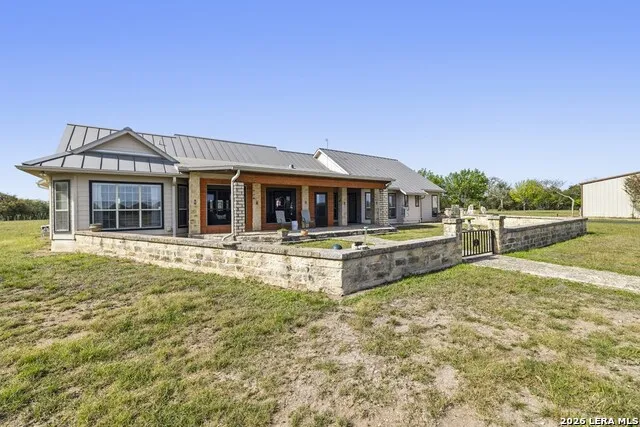 360 Bluff Creek Rd Center Point, TX 78010