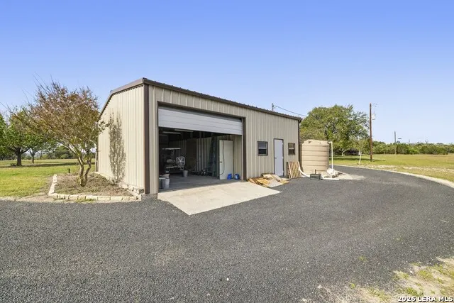 360 Bluff Creek Rd Center Point, TX 78010