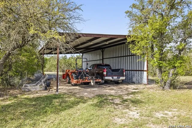 360 Bluff Creek Rd Center Point, TX 78010