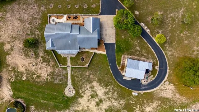 360 Bluff Creek Rd Center Point, TX 78010