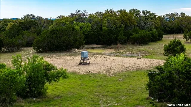 360 Bluff Creek Rd Center Point, TX 78010