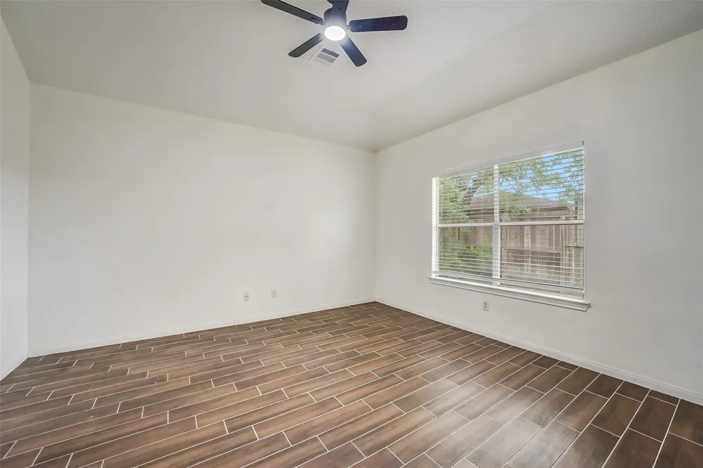 7002 Plaza Del Sol Drive Hockley, TX 77083