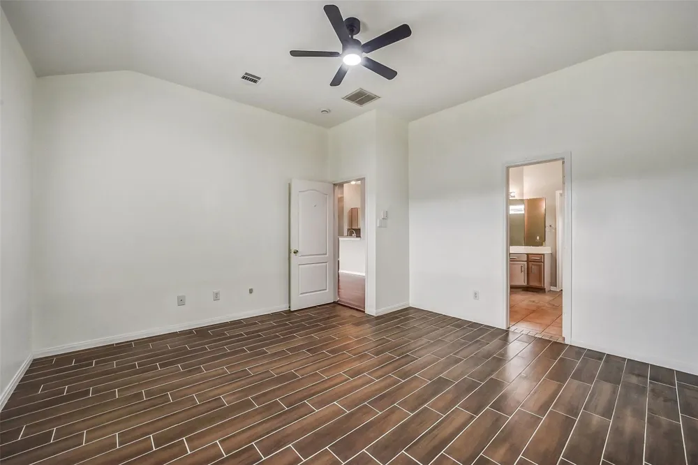 7002 Plaza Del Sol Drive Hockley, TX 77083