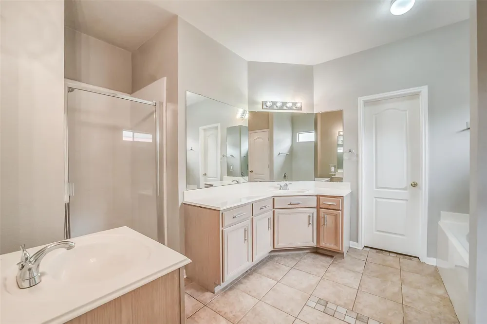 7002 Plaza Del Sol Drive Hockley, TX 77083