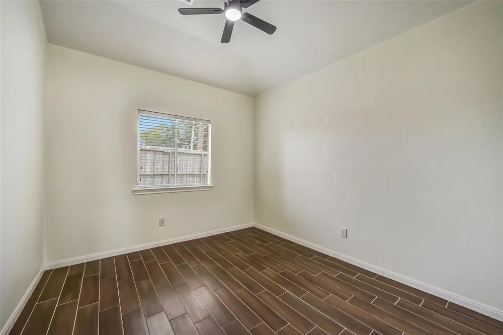 7002 Plaza Del Sol Drive Hockley, TX 77083