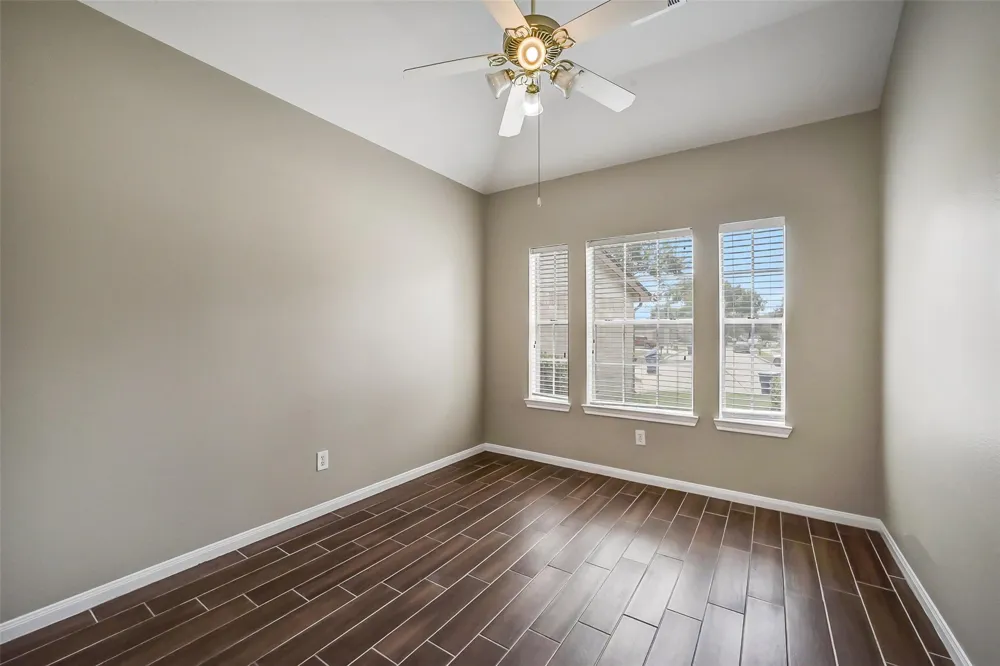 7002 Plaza Del Sol Drive Hockley, TX 77083