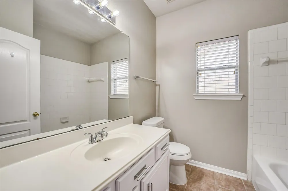 7002 Plaza Del Sol Drive Hockley, TX 77083