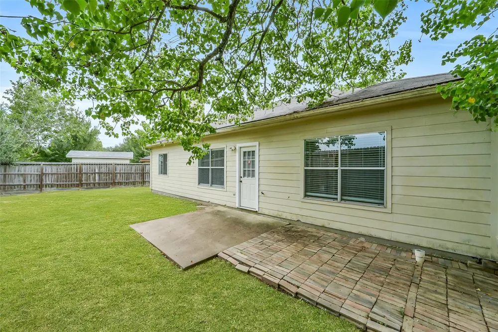 7002 Plaza Del Sol Drive Hockley, TX 77083
