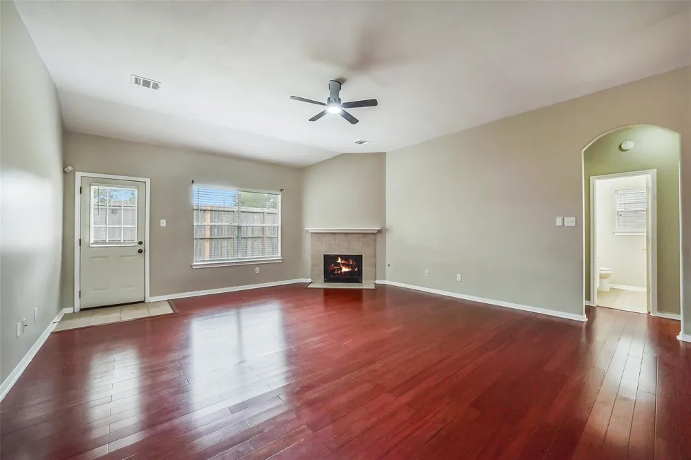 7002 Plaza Del Sol Drive Hockley, TX 77083