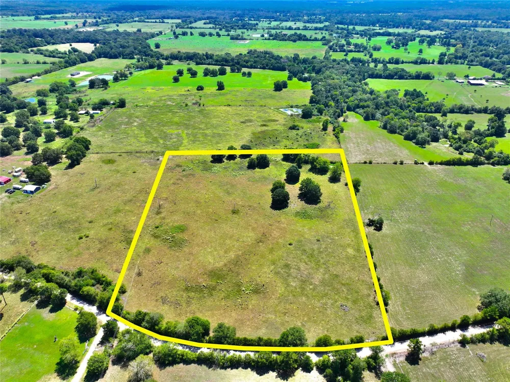 2085 County Road 3620 Lovelady, TX 75851