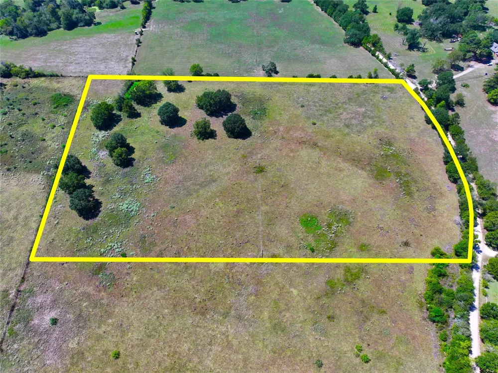 2085 County Road 3620 Lovelady, TX 75851