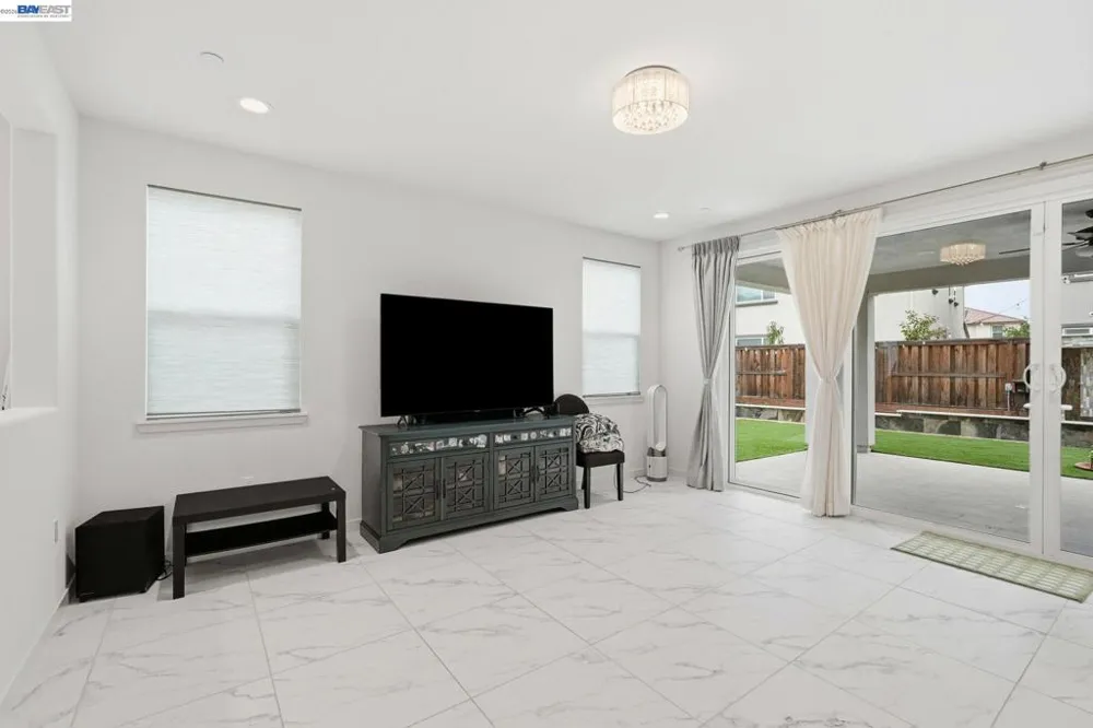 3039 Paxton Ct Lathrop, CA 95330