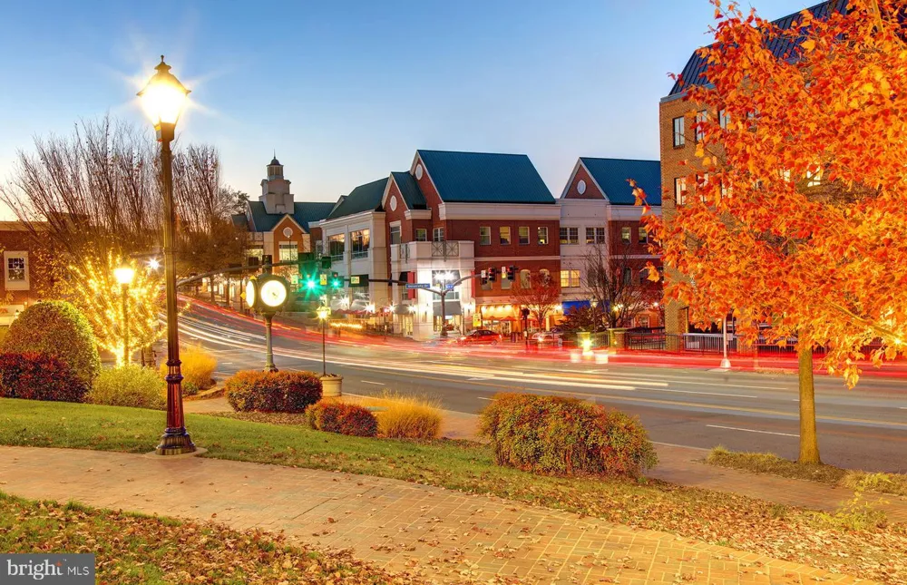 9475 SPRAGUE AVENUE #1 Fairfax, VA 22031