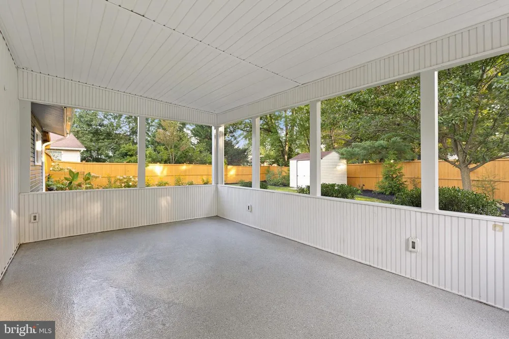 818 BRADFORD LANE Newark, DE 19711