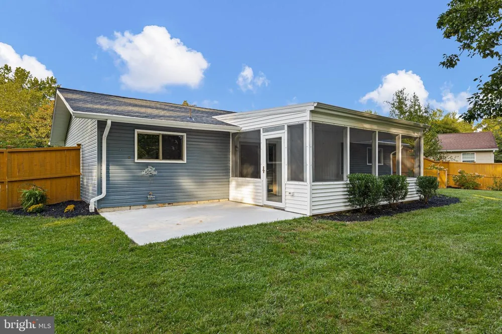 818 BRADFORD LANE Newark, DE 19711