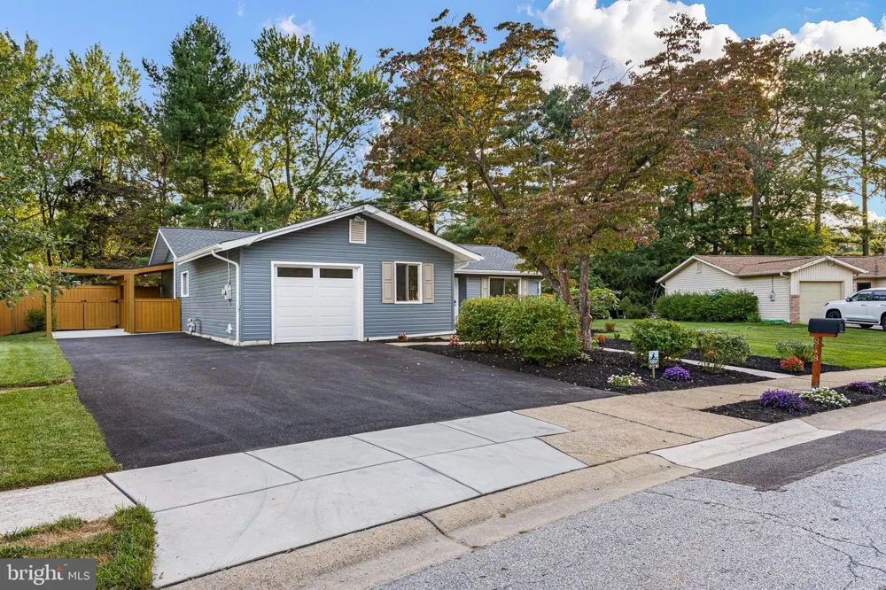 818 BRADFORD LANE Newark, DE 19711