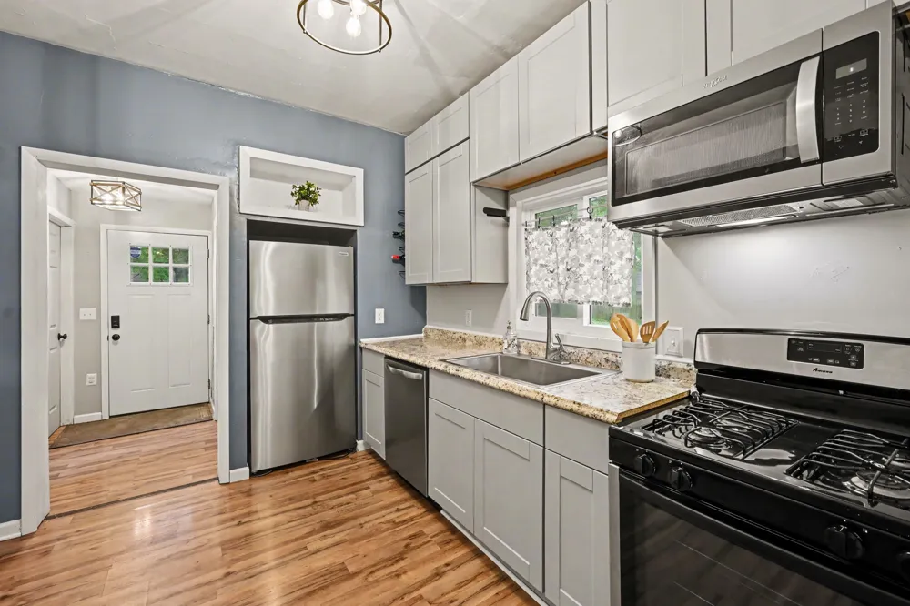 126 Gilkison Avenue Kalamazoo, MI 49006