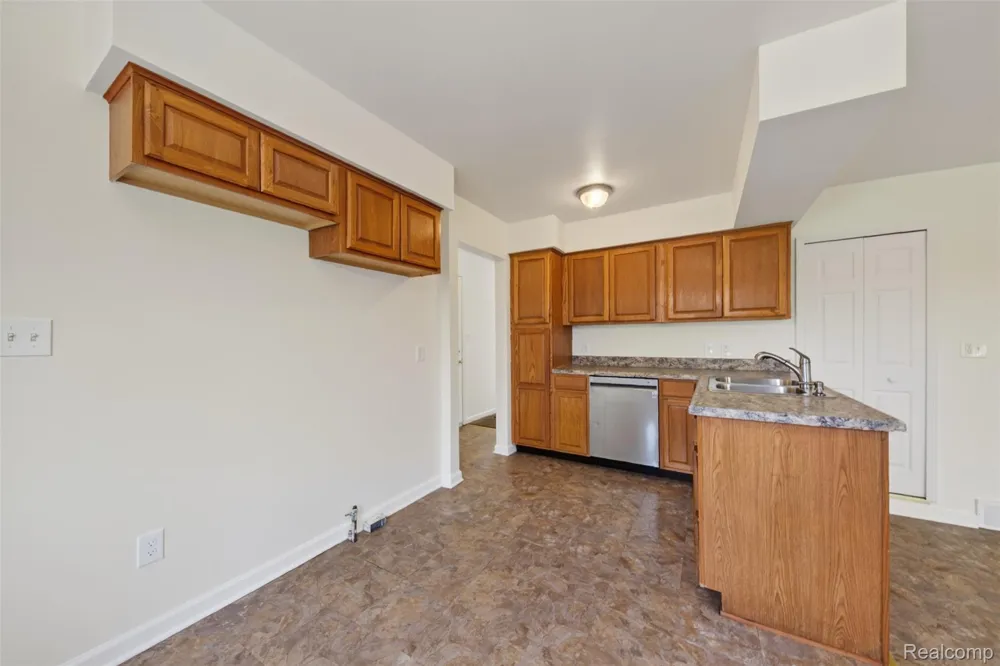 34624 Michelle Drive Romulus City, MI 48174