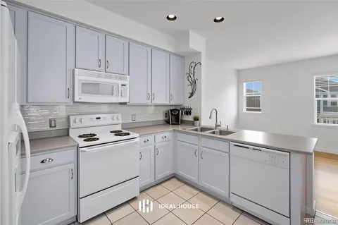 7454 E 28th Avenue #3