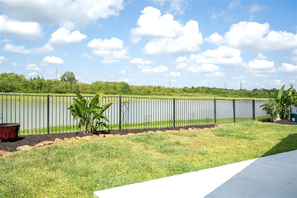 429 Lake Line Drive Alvin, TX 77511