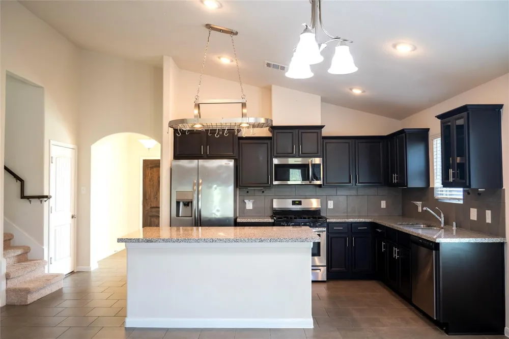 429 Lake Line Drive Alvin, TX 77511