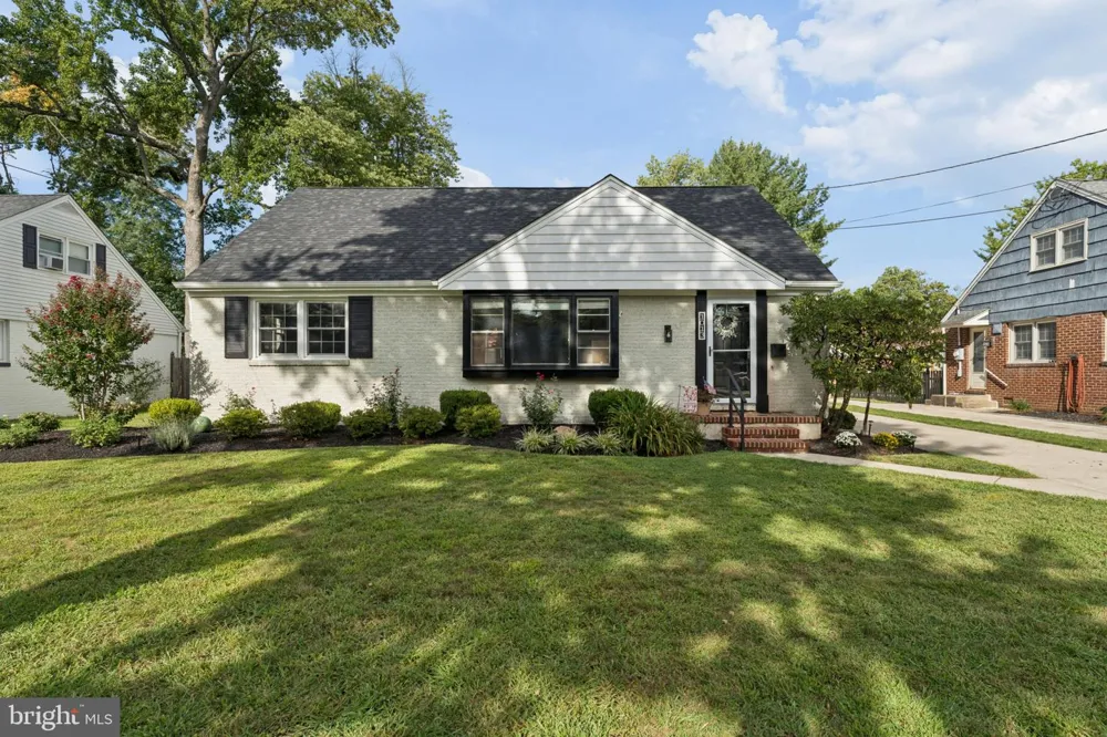 1013 OAKWOOD ROAD Haddonfield, NJ 08033