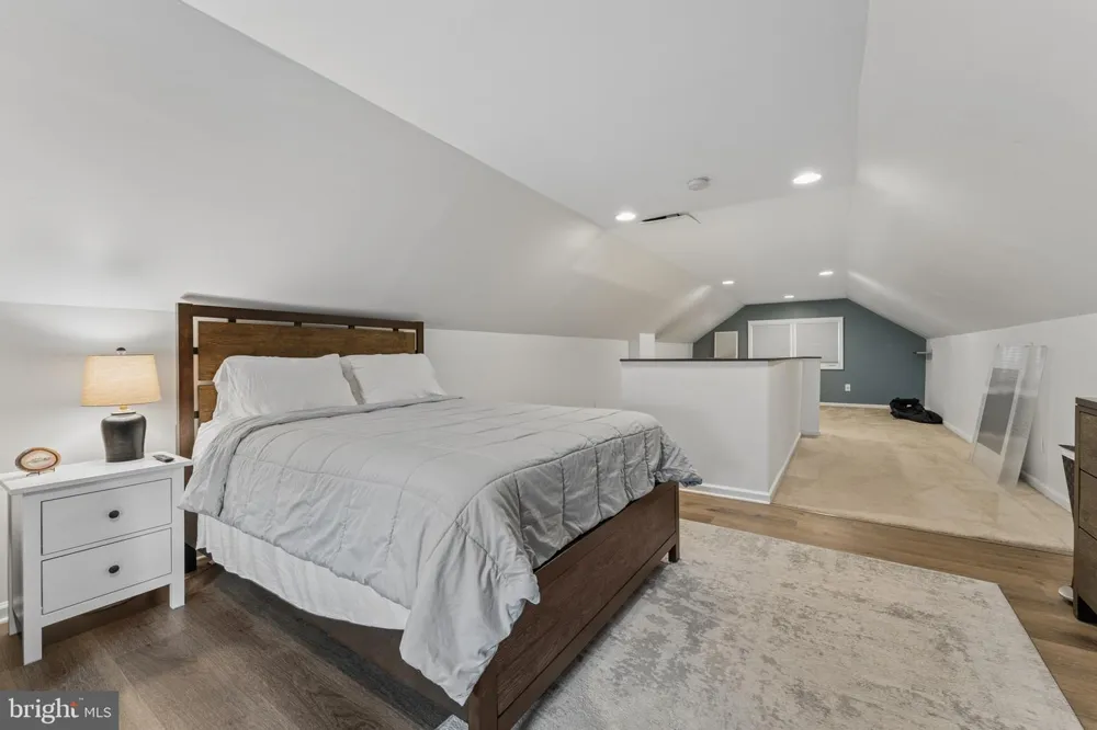 1013 OAKWOOD ROAD Haddonfield, NJ 08033