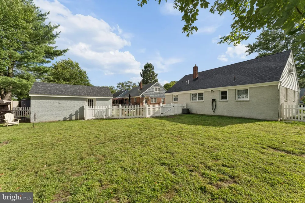 1013 OAKWOOD ROAD Haddonfield, NJ 08033